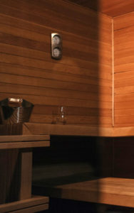 parafínový olej na dřevo v sauně